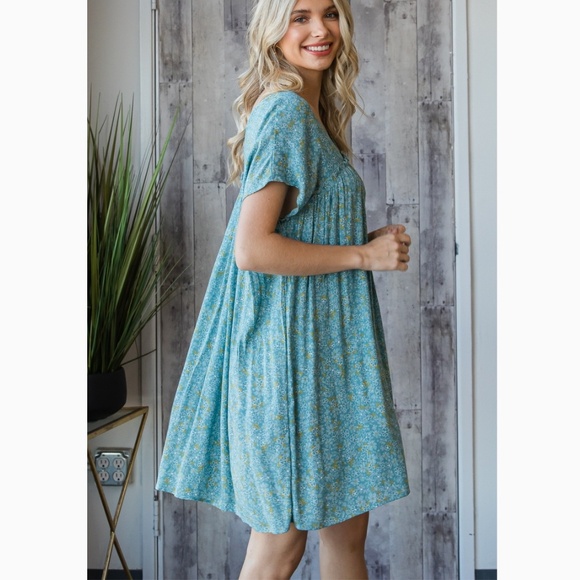 Veveret ❤️ 230 Veveret Floral V Neck Crisscross Open Back Mini Dress - Picture 2 of 7